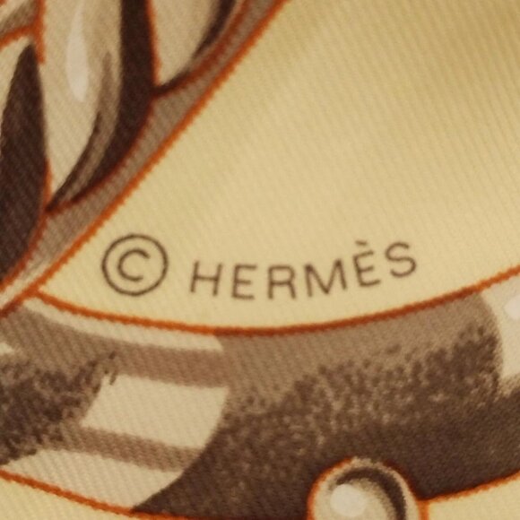 Auth HERMES Carre 90 - Cream Silver Multi Scarf - Picture 3 of 8